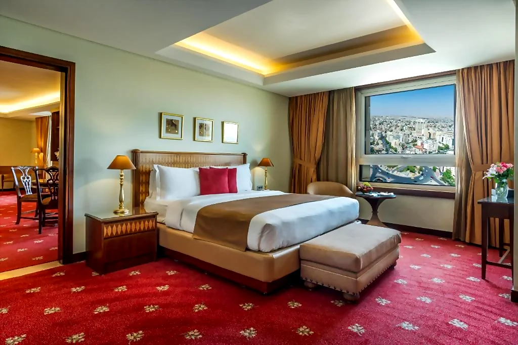 غرف فندق لو رويال عمان مجهزة تجهيزا كامل