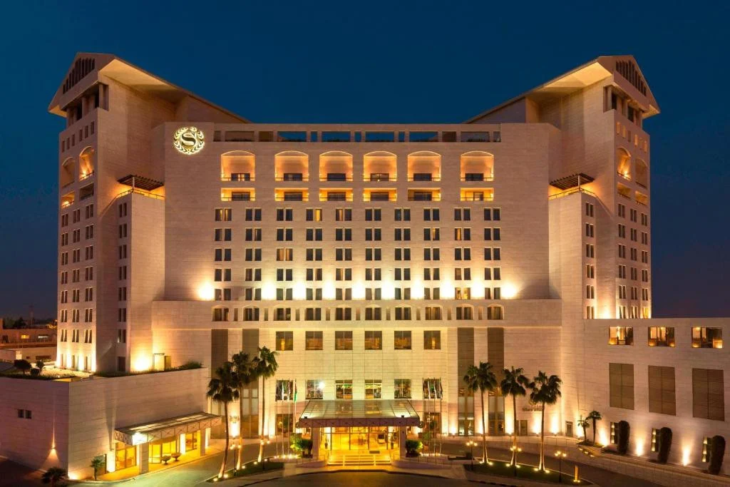 فندق شيراتون عمان- فنادق الخمس نجوم