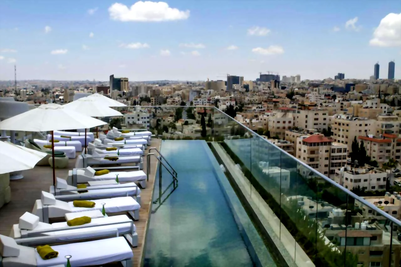 فنادق عمان ٥ نجوم-بركة فندق ريجنسي بالاس عمان