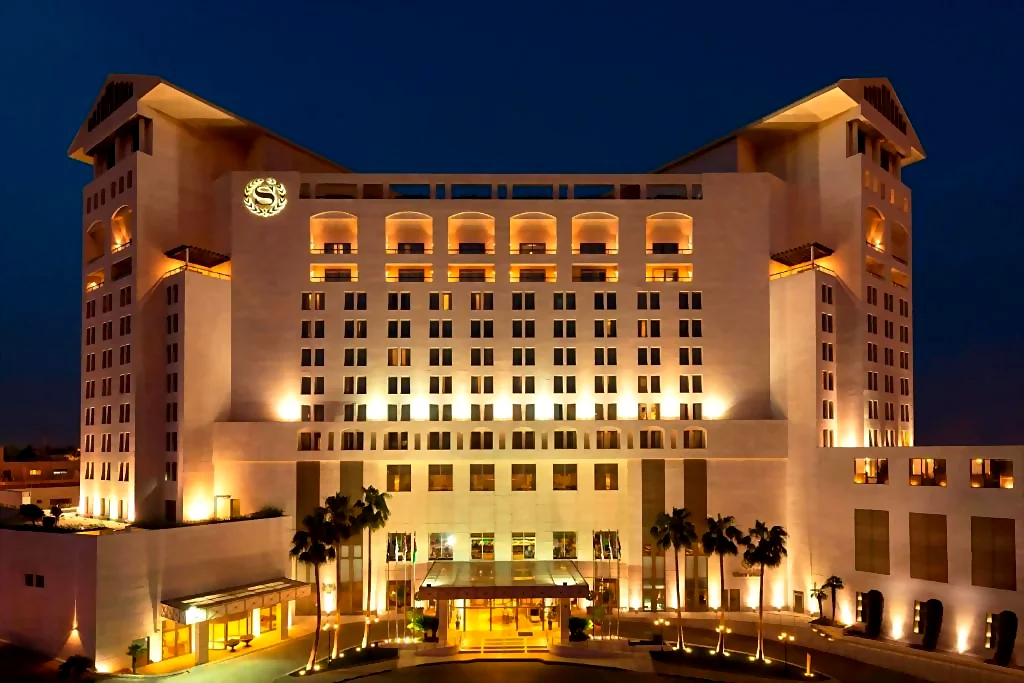 مميزات فندق شيراتون عمان- فنادق عمان ٥ نجوم