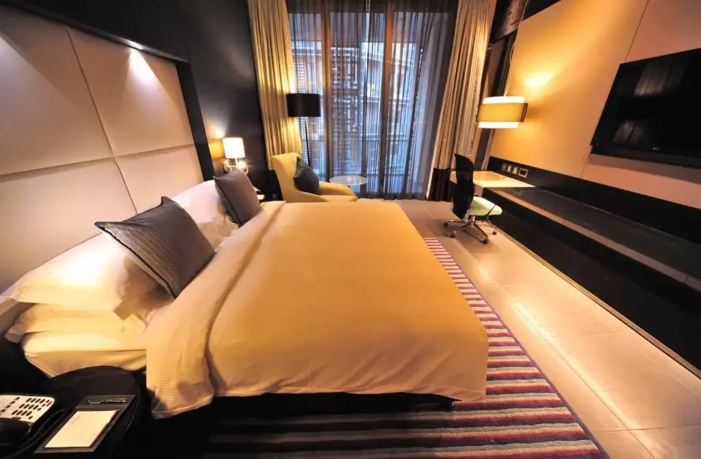 مزايا غرف نوم فندق البوليفارد أرجان روتانا عمان